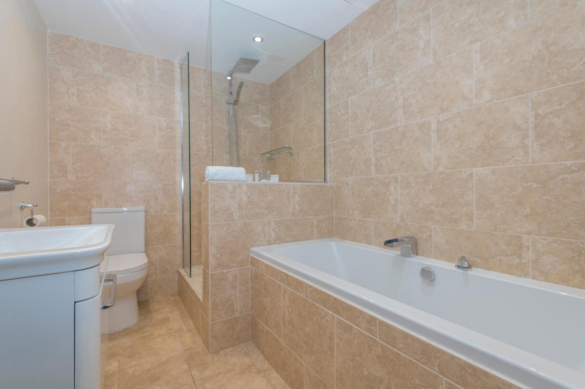 Heritage Serviced Suites - Serviced Apartments Huddersfield Room photo